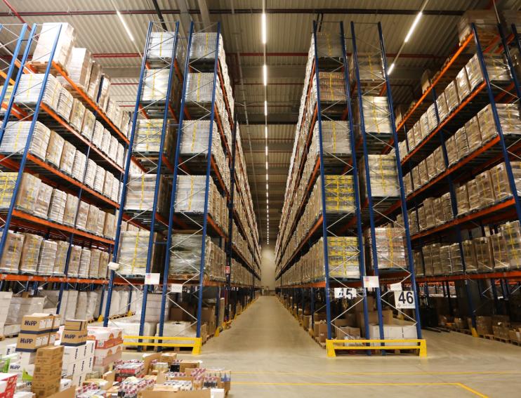 vedere de perspectiva rafturi pe 6 nivele si marfa in depozit RARA Logistic Bucuresti CTP1