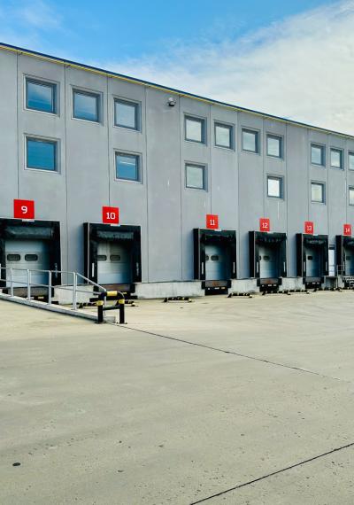 rampe numerotate vedere exterioara depozit RARA Logistic Deva CTP