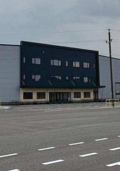 fatada cladire vedere laterala depozit RARA Logistic din Campia Turzii